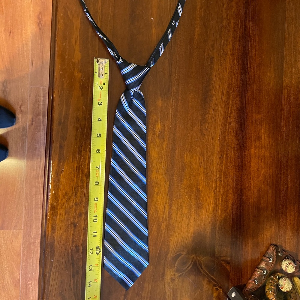 Class Club Zipper Tie for Boys EUC